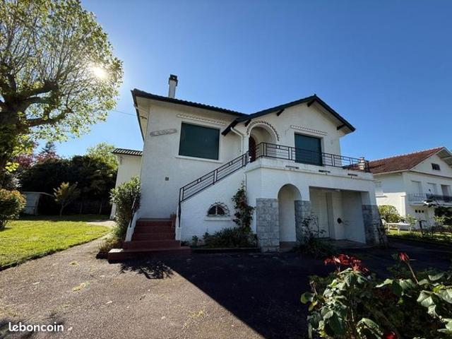 Maison 7 pièces 230 m²