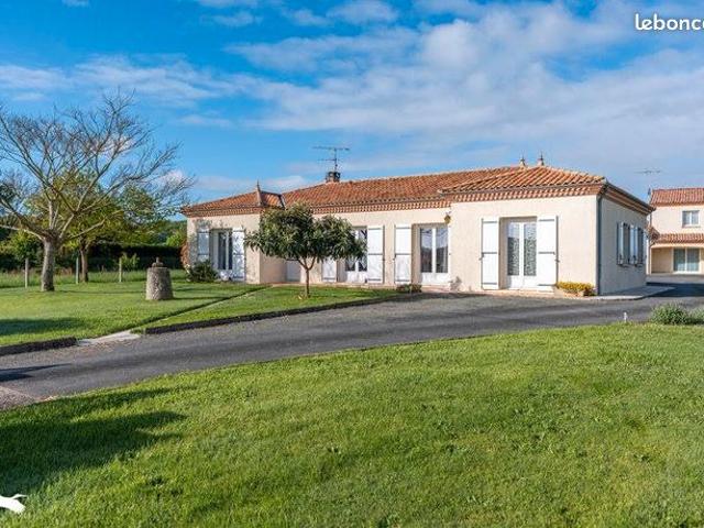 Maison 7 pièces 230 m²