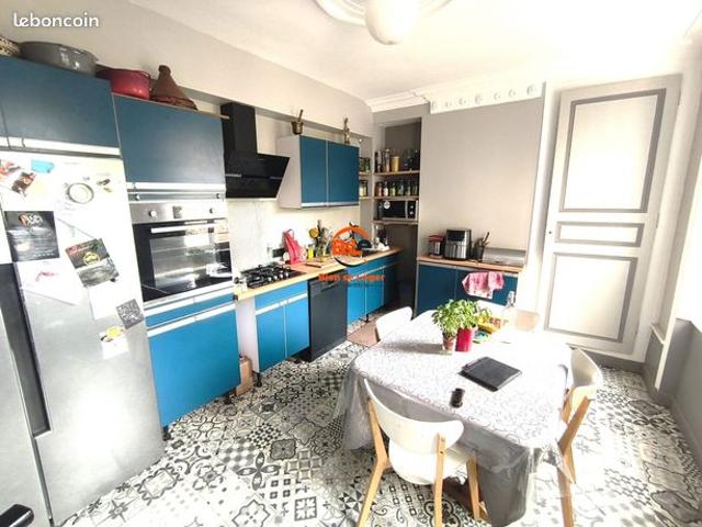 Maison 7 pièces 230 m²