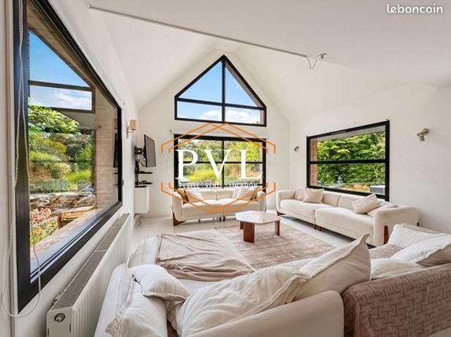 Maison 7 pièces 230 m²