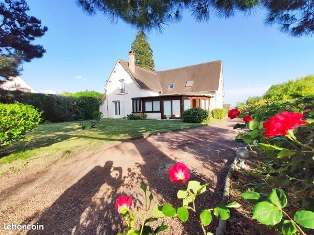 Maison 7 pièces 230 m²