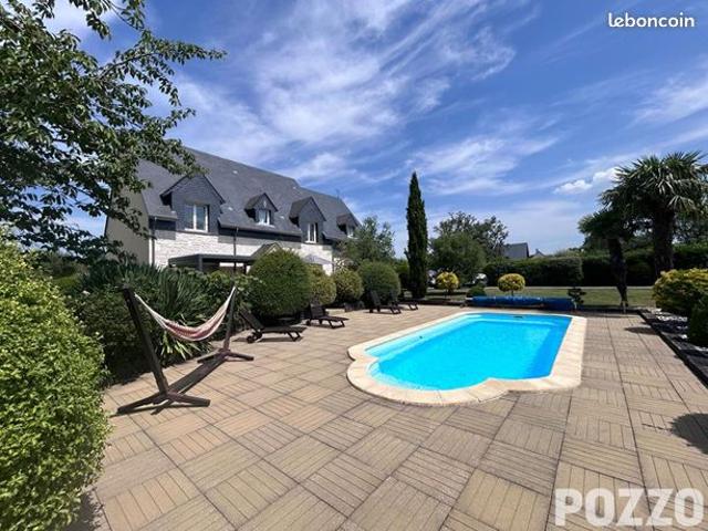 Maison 7 pièces 230 m²