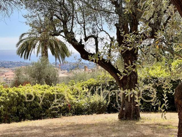 Maison 7 pièces 230 m²