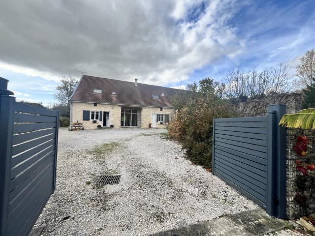 Maison 7 pièces 230 m²