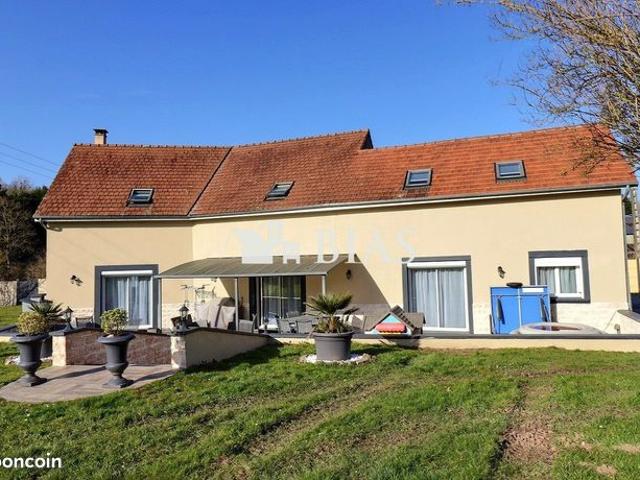 Maison 7 pièces 230 m²