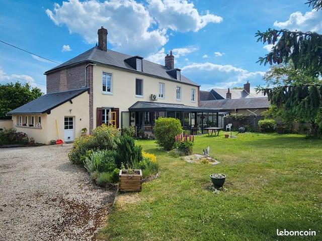 Maison 7 pièces 230 m²