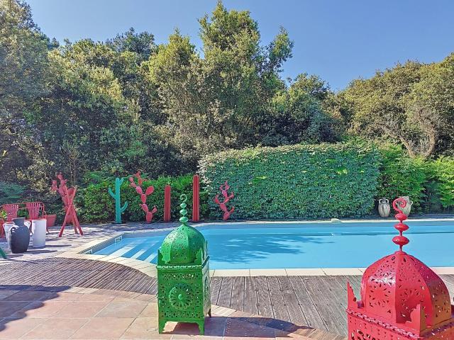 Maison 7 pièces 230 m²