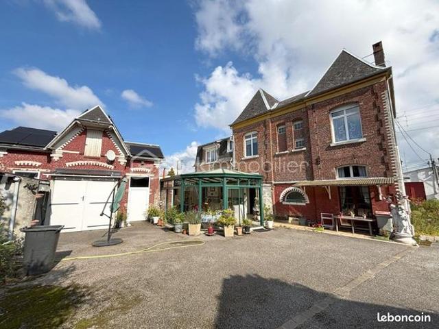 Maison 7 pièces 230 m²