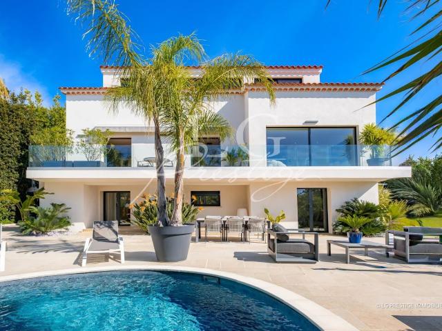 Maison 7 pièces 230 m²