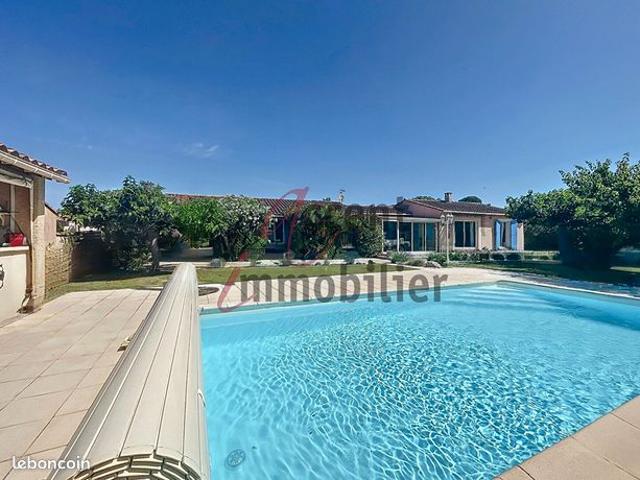 Maison 7 pièces 230 m²