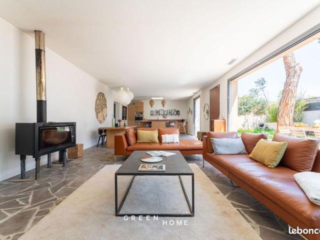 Maison 7 pièces 230 m²