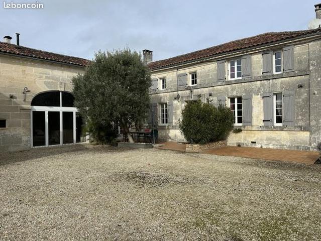 Maison 7 pièces 230 m²