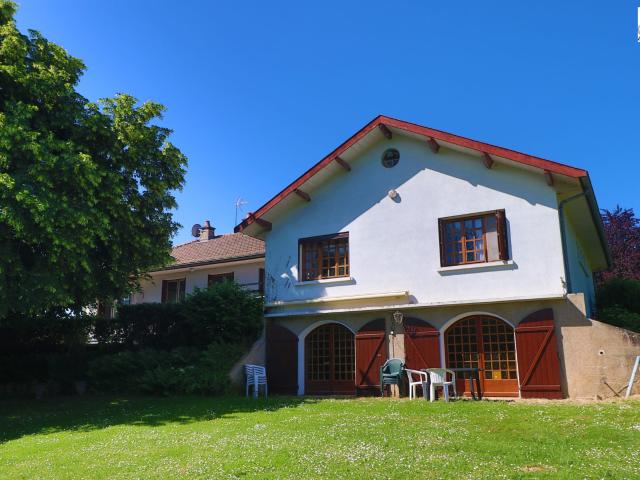 Maison 7 pièces 230 m²