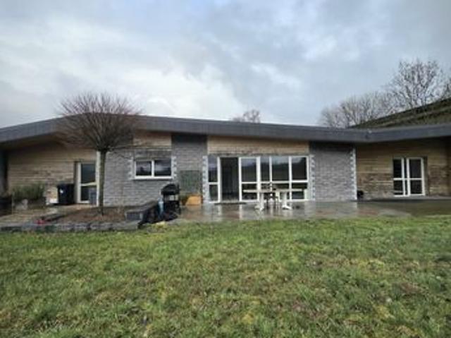 Maison 7 pièces 230 m²