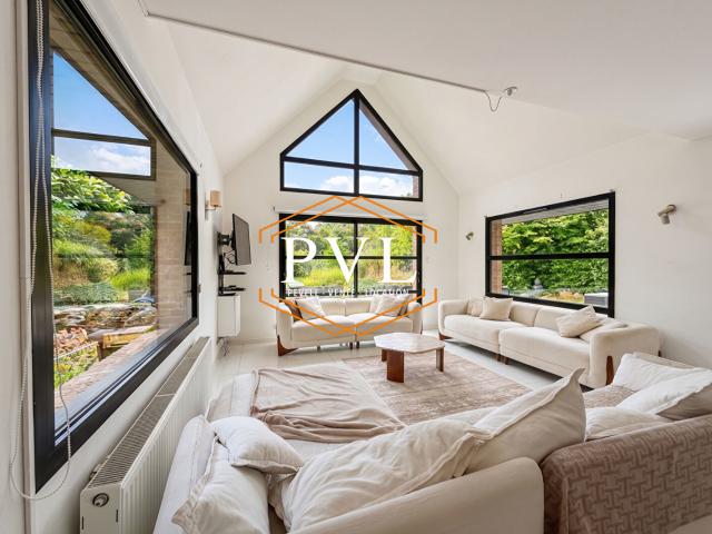 Maison 7 pièces 230 m²