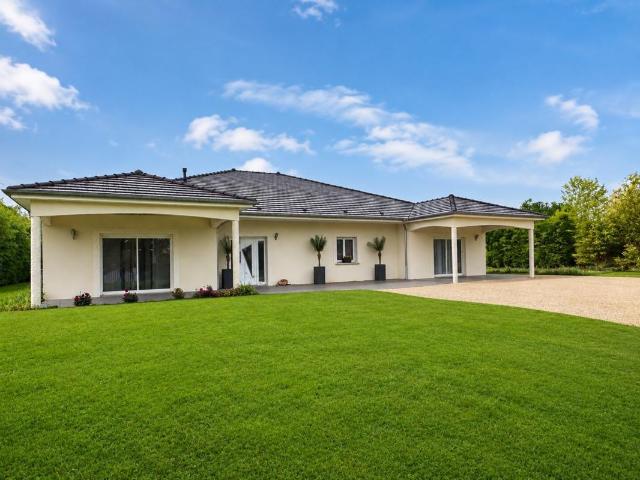 Maison 7 pièces 230 m²