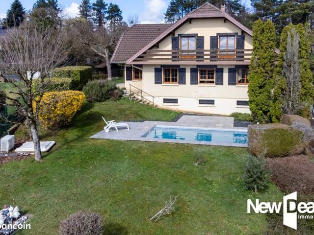 Maison 7 pièces 230 m²