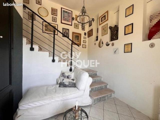 Maison 7 pièces 230 m²