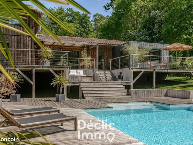 Maison 7 pièces 230 m²