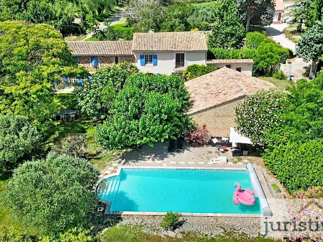 Maison 7 pièces 230 m²