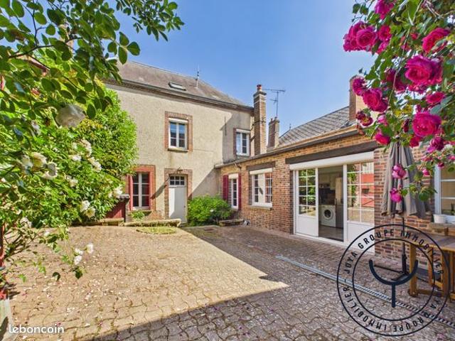Maison 7 pièces 230 m²