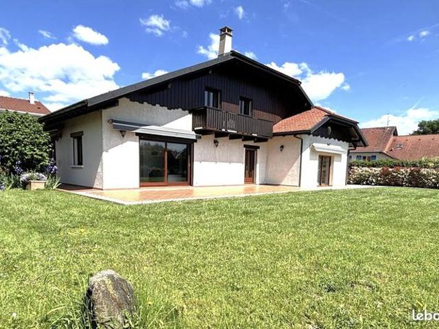 Maison 7 pièces 230 m²