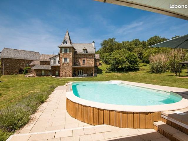 Maison 7 pièces 230 m²