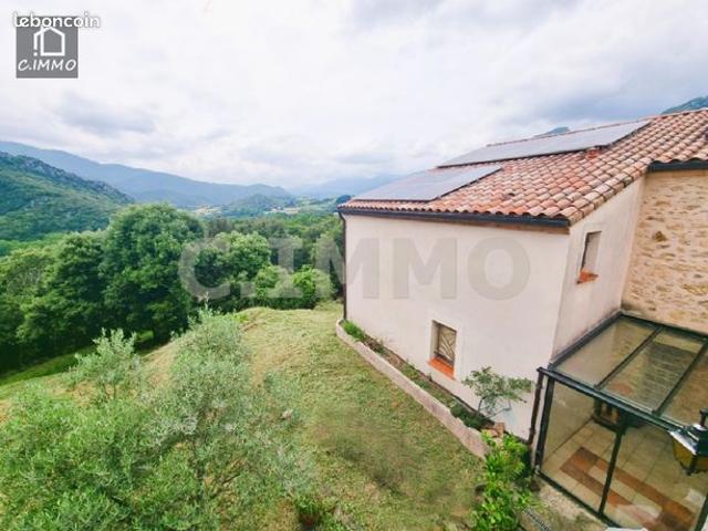 Maison 7 pièces 230 m²