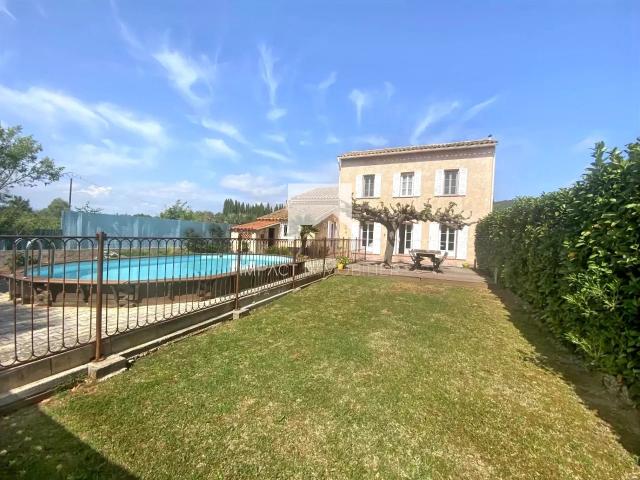 Maison 7 pièces 231 m²
