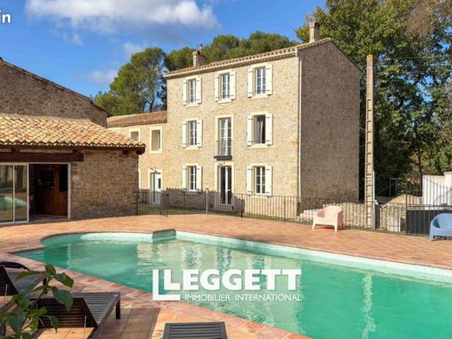 Maison 7 pièces 231 m²