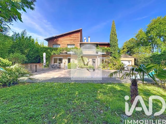 Maison 7 pièces 231 m²