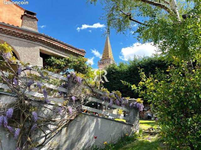 Maison 7 pièces 231 m²