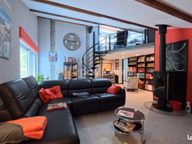Maison 7 pièces 231 m²