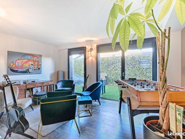 Maison 7 pièces 231 m²