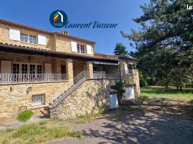 Maison 7 pièces 231 m²