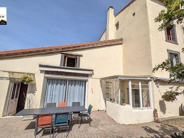 Maison 7 pièces 231 m²
