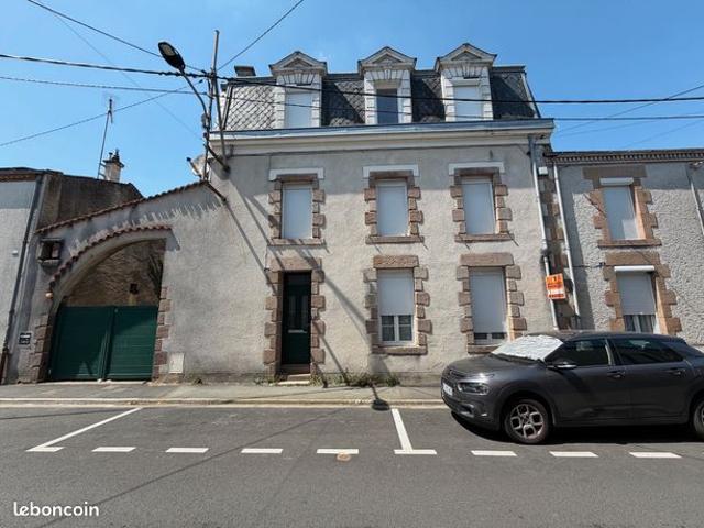 Maison 9 pièces 232 m²