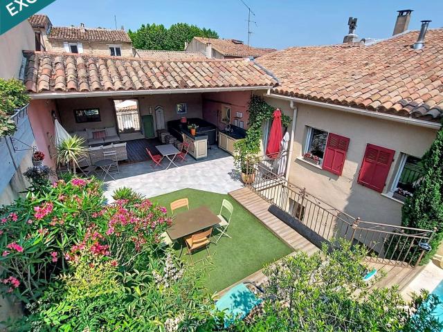 Maison 7 pièces 232 m²