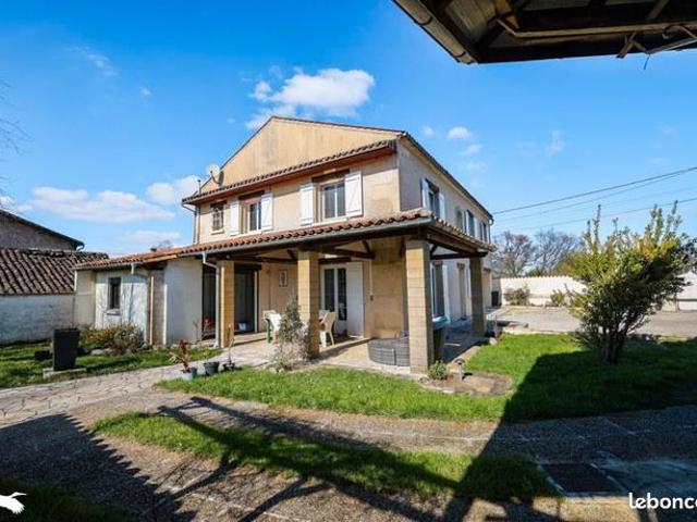 Maison 7 pièces 232 m²