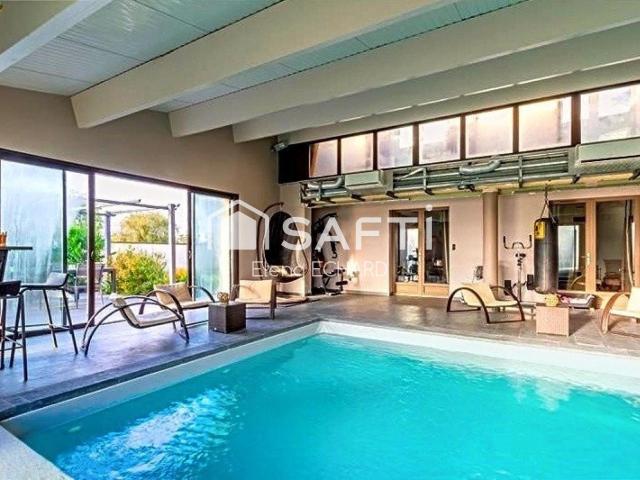 Maison 7 pièces 232 m²