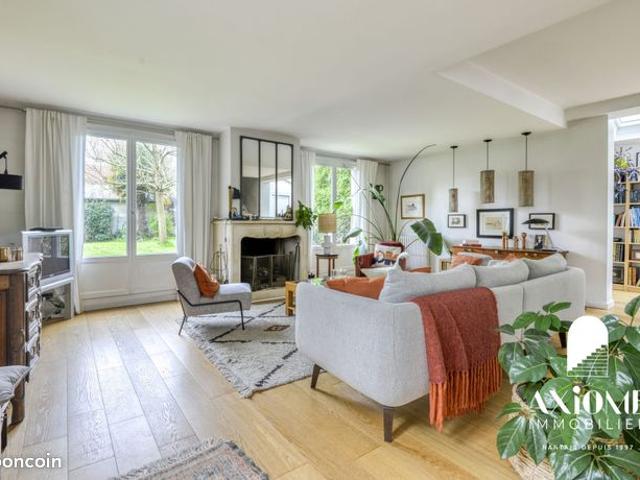 Maison 7 pièces 232 m²