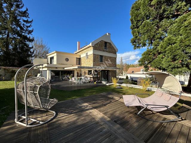 Maison 7 pièces 232 m²