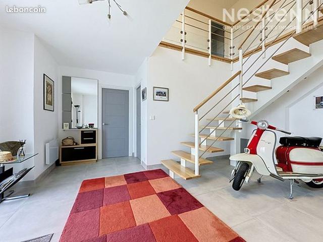 Maison 7 pièces 232 m²