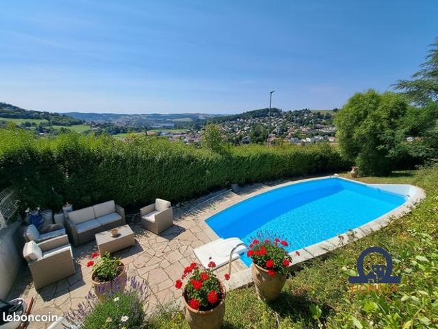 Maison 7 pièces 232 m²