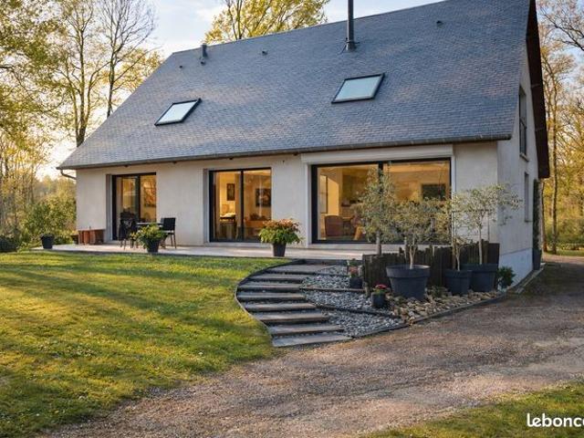 Maison 7 pièces 232 m²