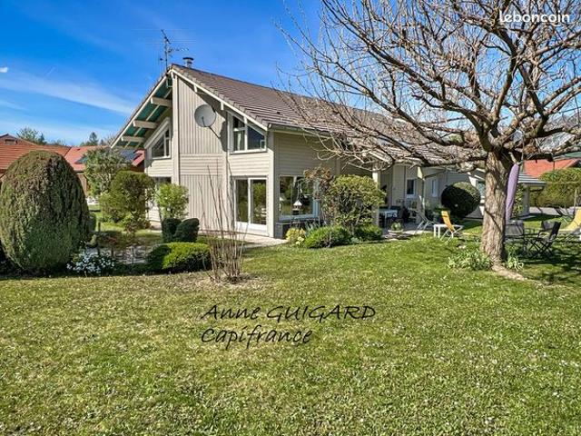 Maison 7 pièces 232 m²