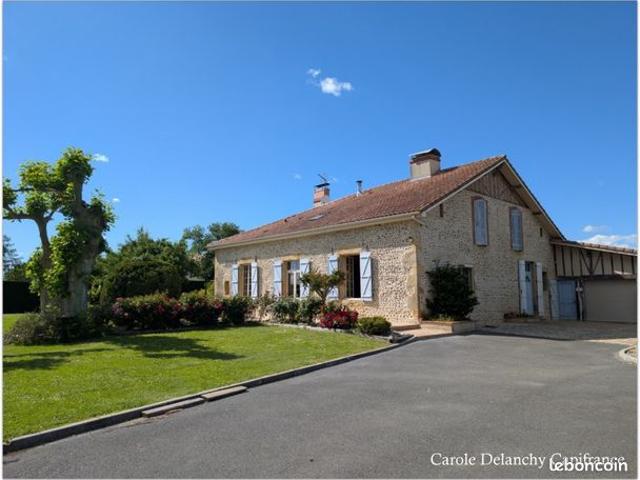 Maison 7 pièces 232 m²