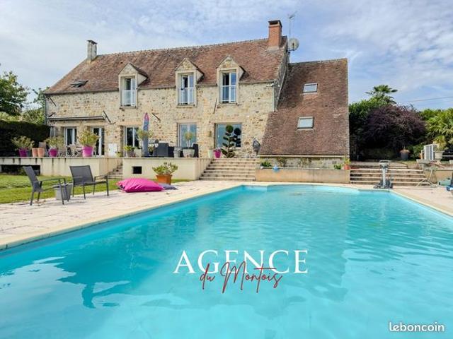 Maison 7 pièces 232 m²