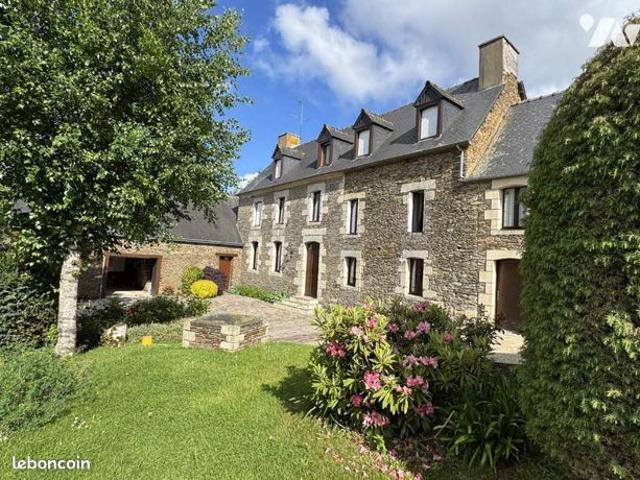 Maison 7 pièces 232 m²