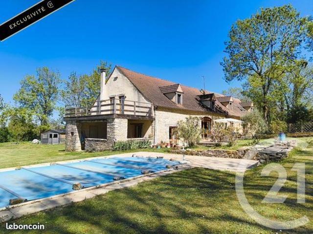 Maison 7 pièces 232 m²